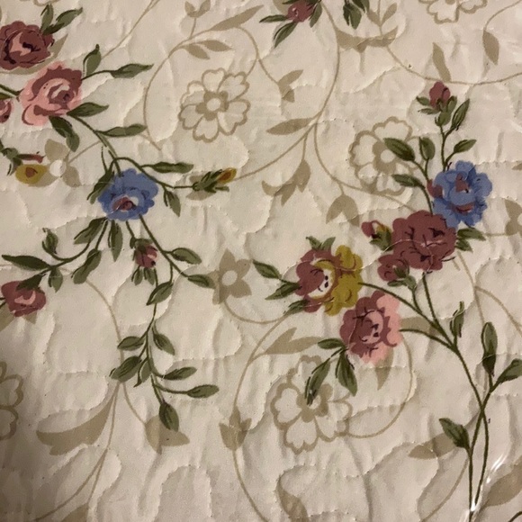 Hotel at home 3pc Quit mauve and blue flowers set King size include shams - Picture 4 of 4